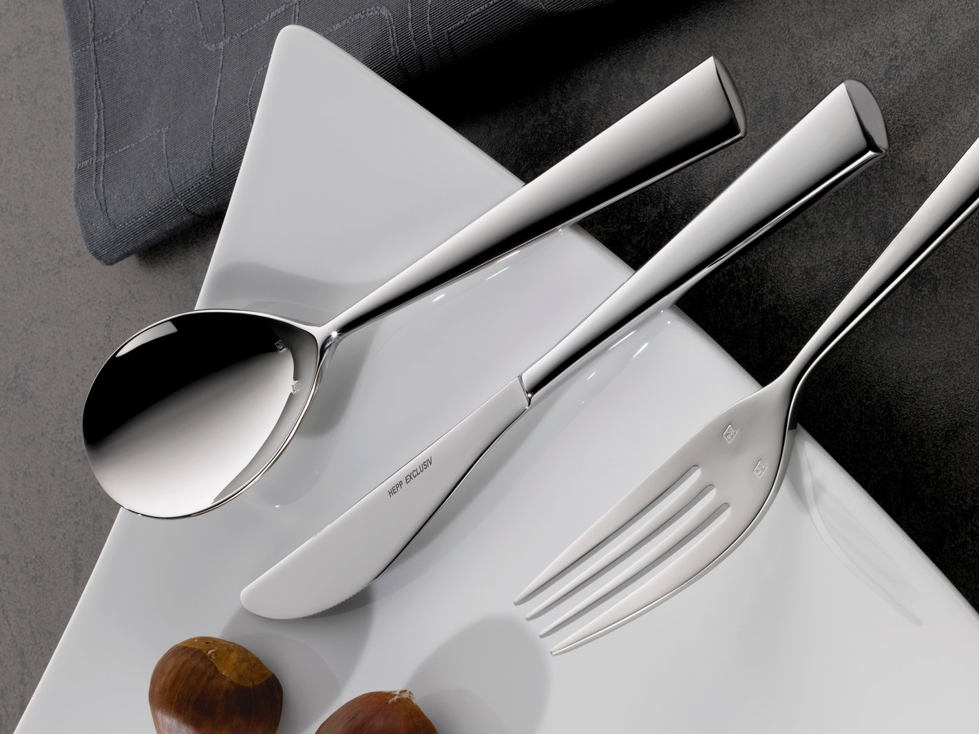 The Difference Between American Dining and European Dining Styles